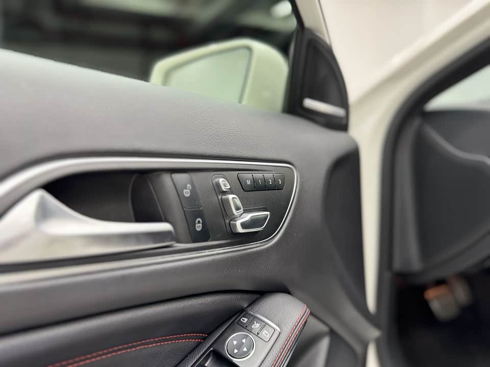 Mercedes-Benz GLA AMG