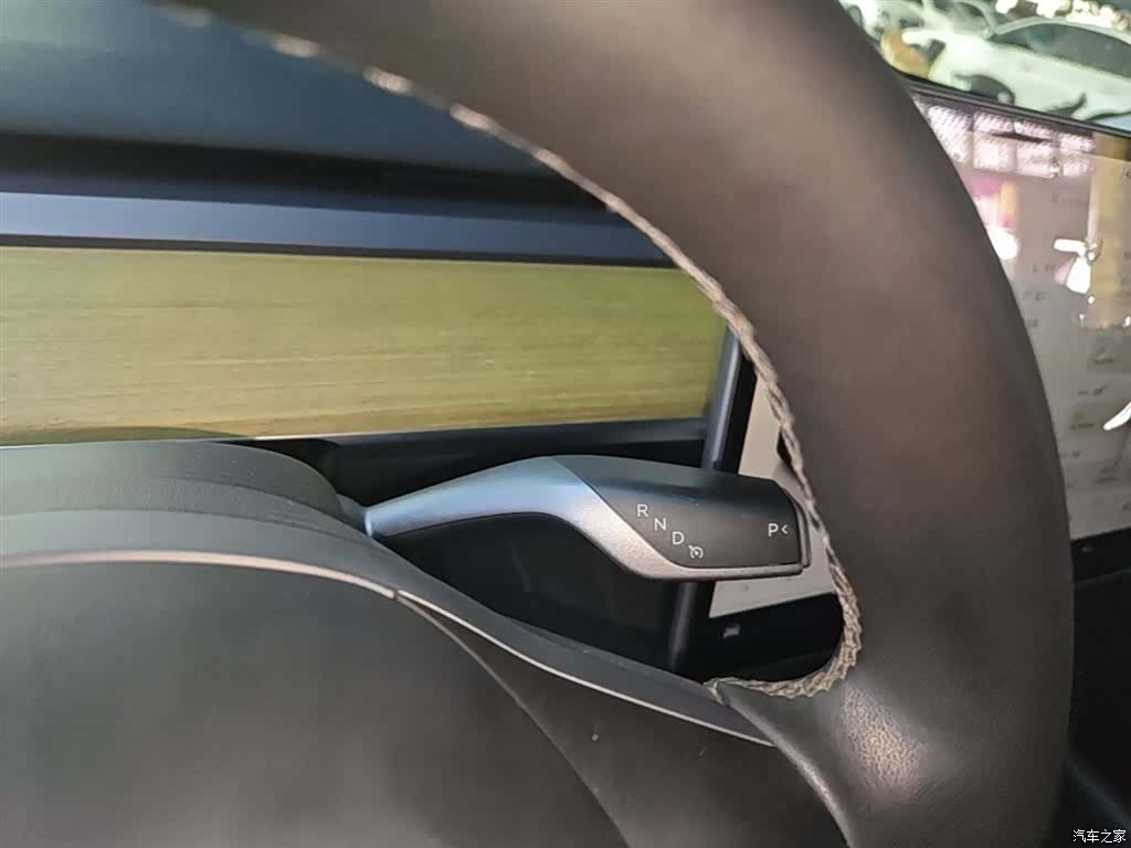 Tesla Model Y, 2023 14
