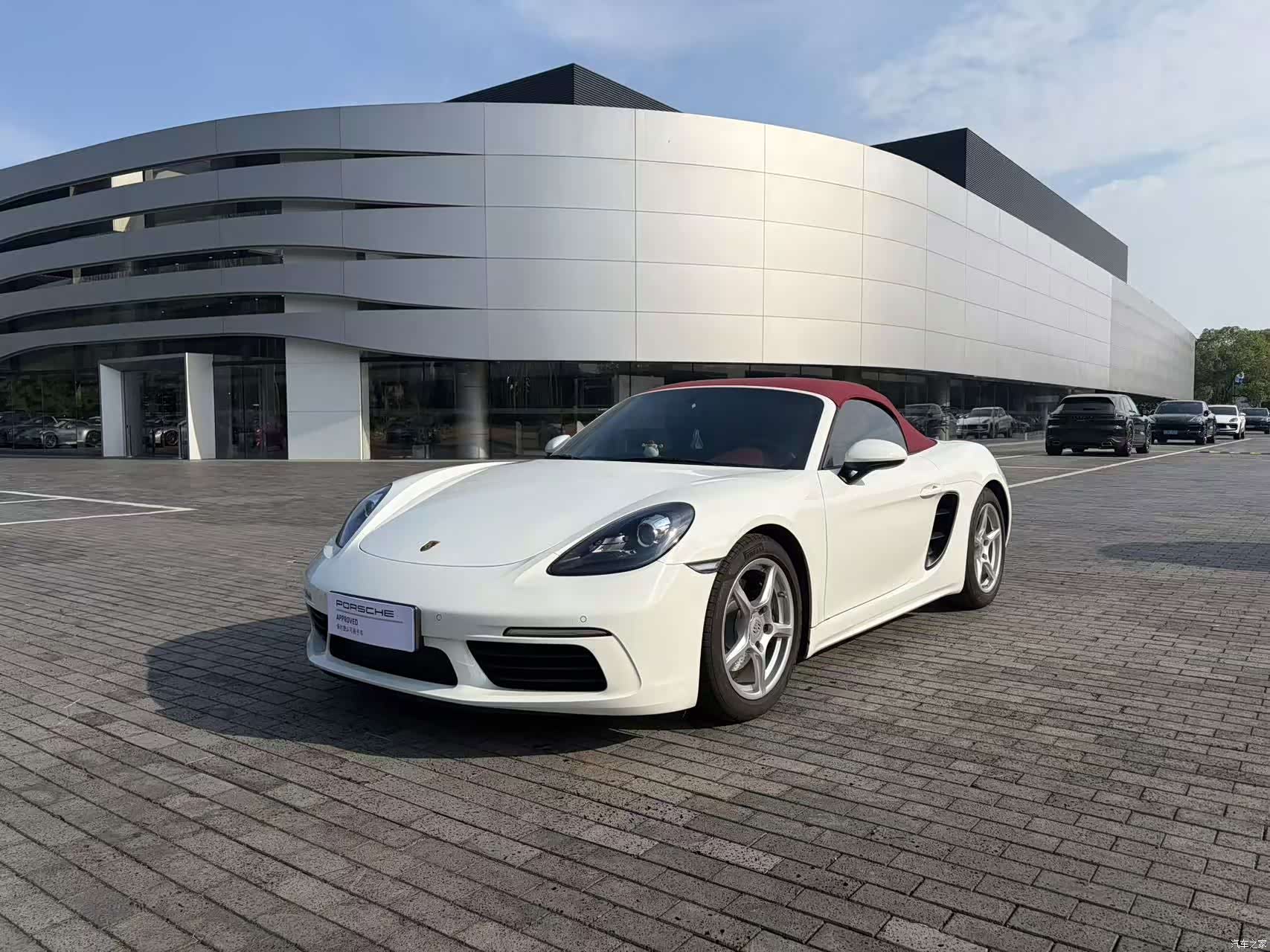 Porsche Boxster, 2024 1