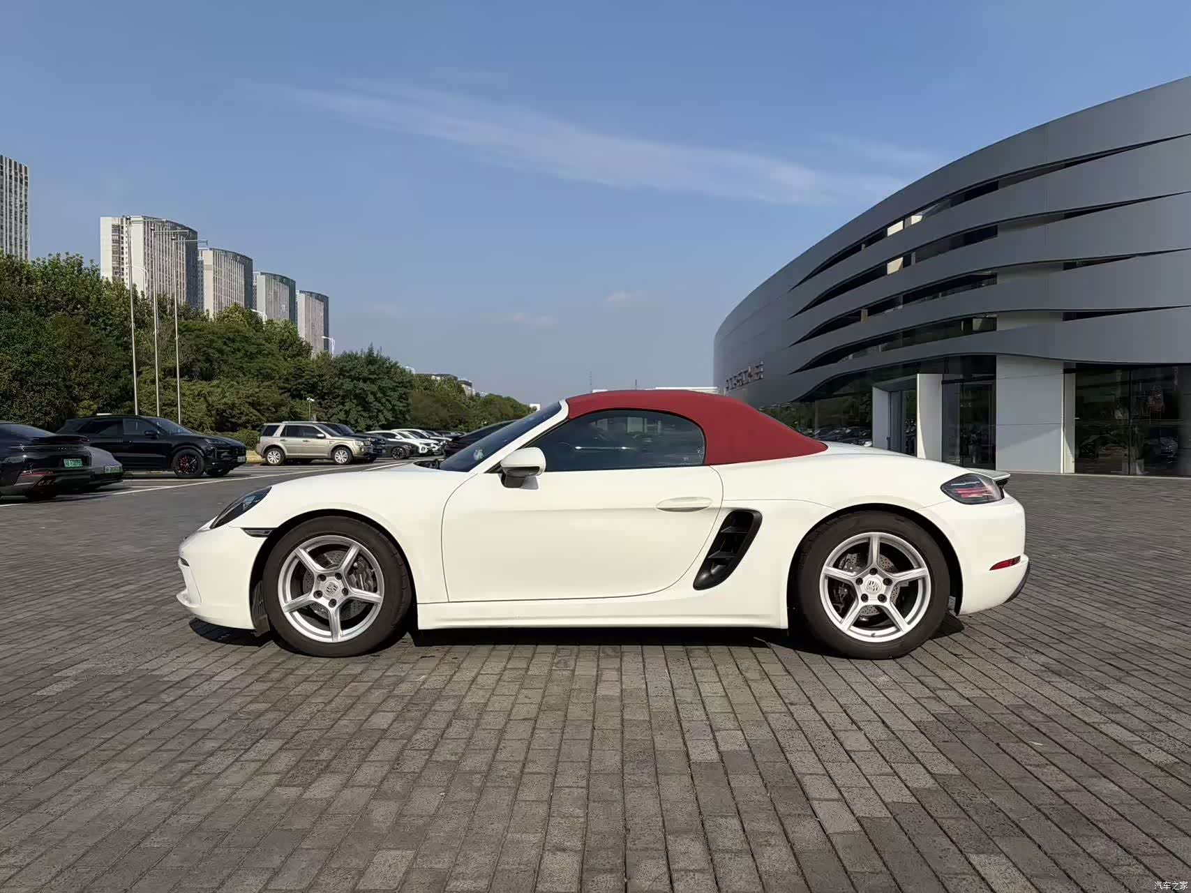 Porsche Boxster, 2024 все фото