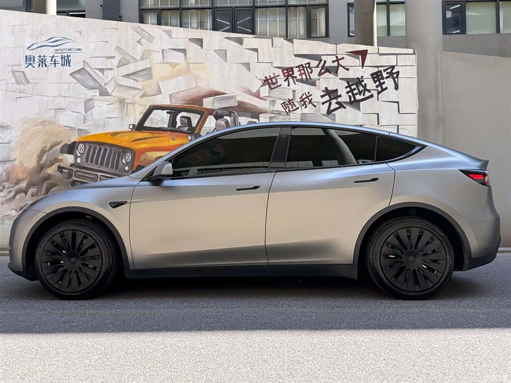 Tesla Model Y, 2022 3