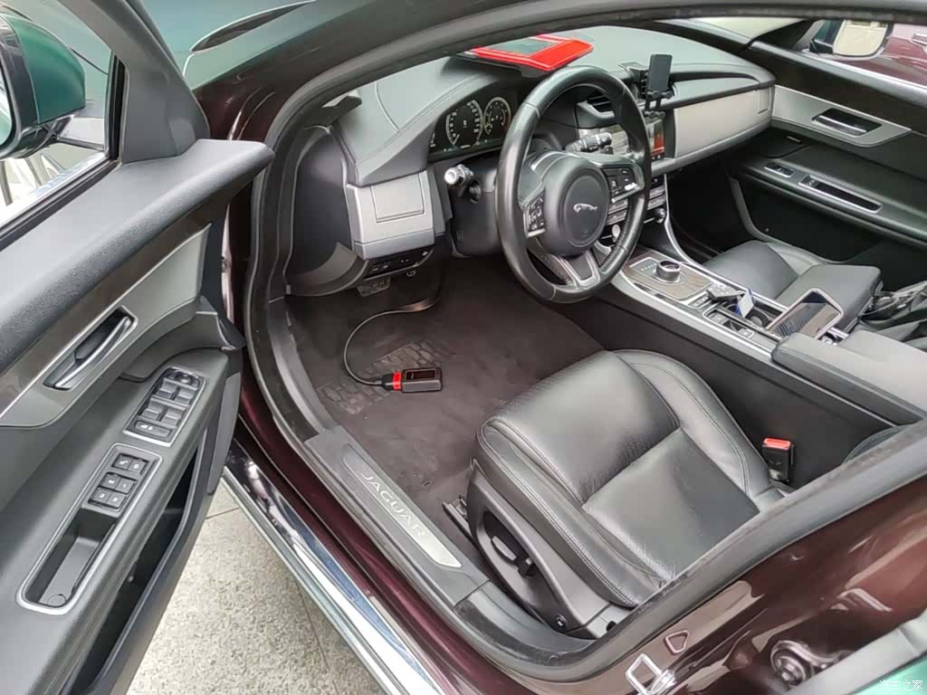 Land Rover XFL, 2017 9