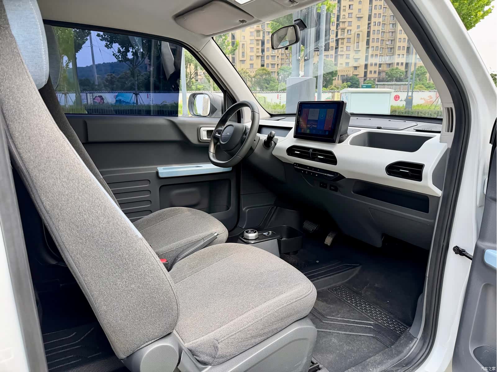 Geely Panda, 2025 12