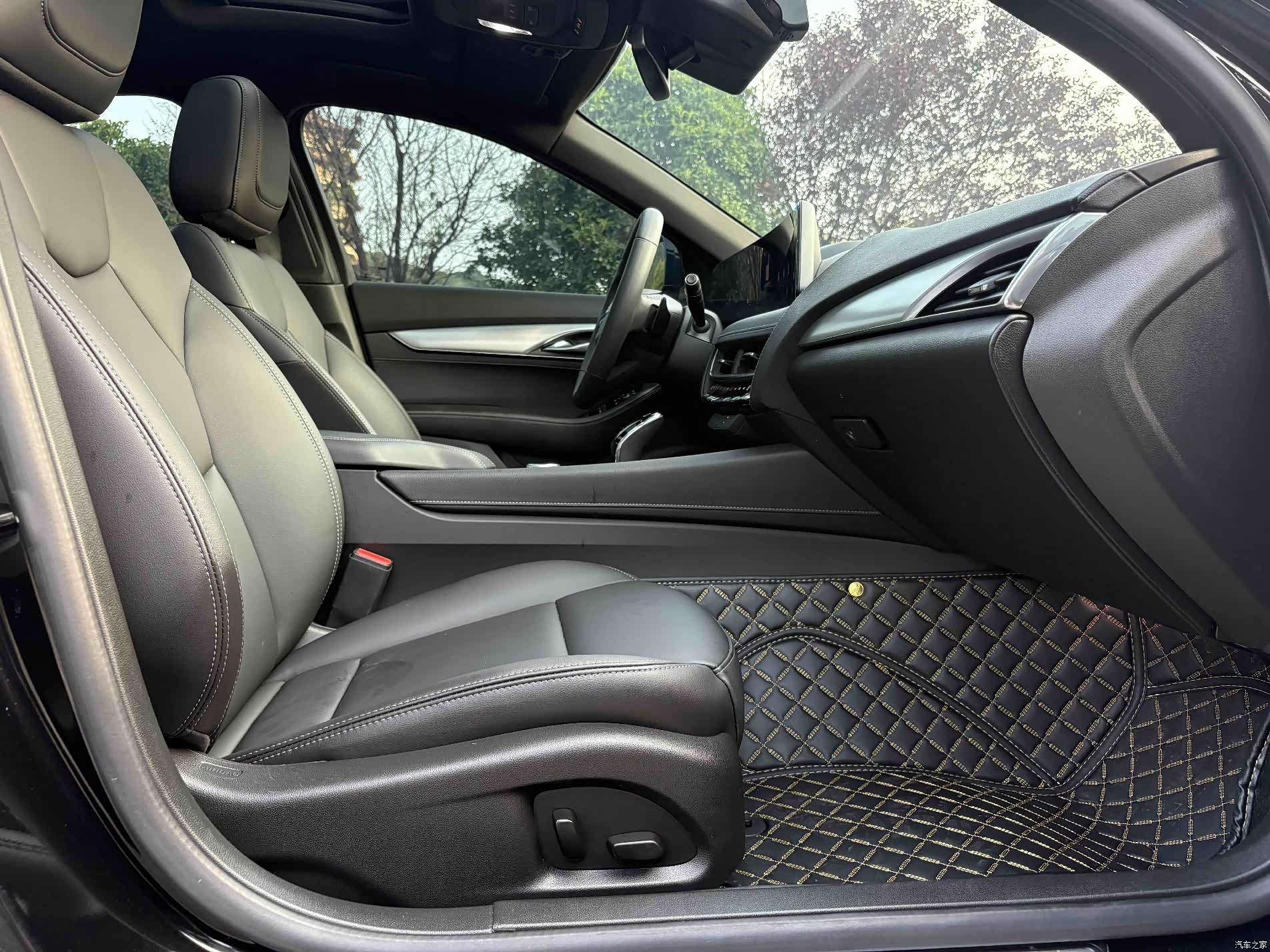 Cadillac CT5, 2024 все фото