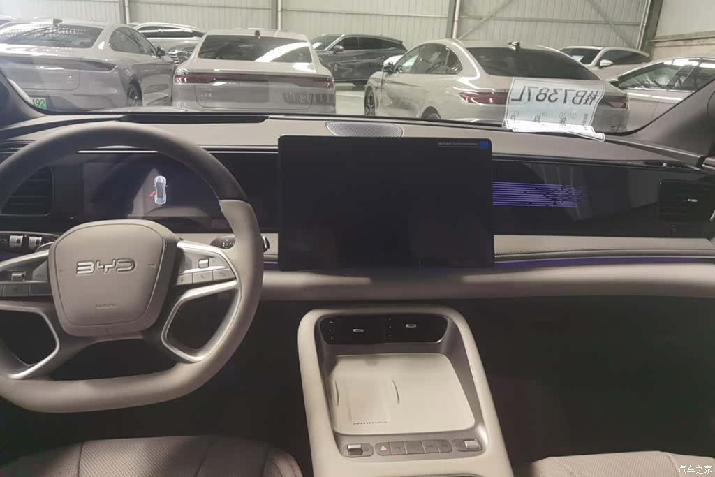 BYD HiAce, 2026 13