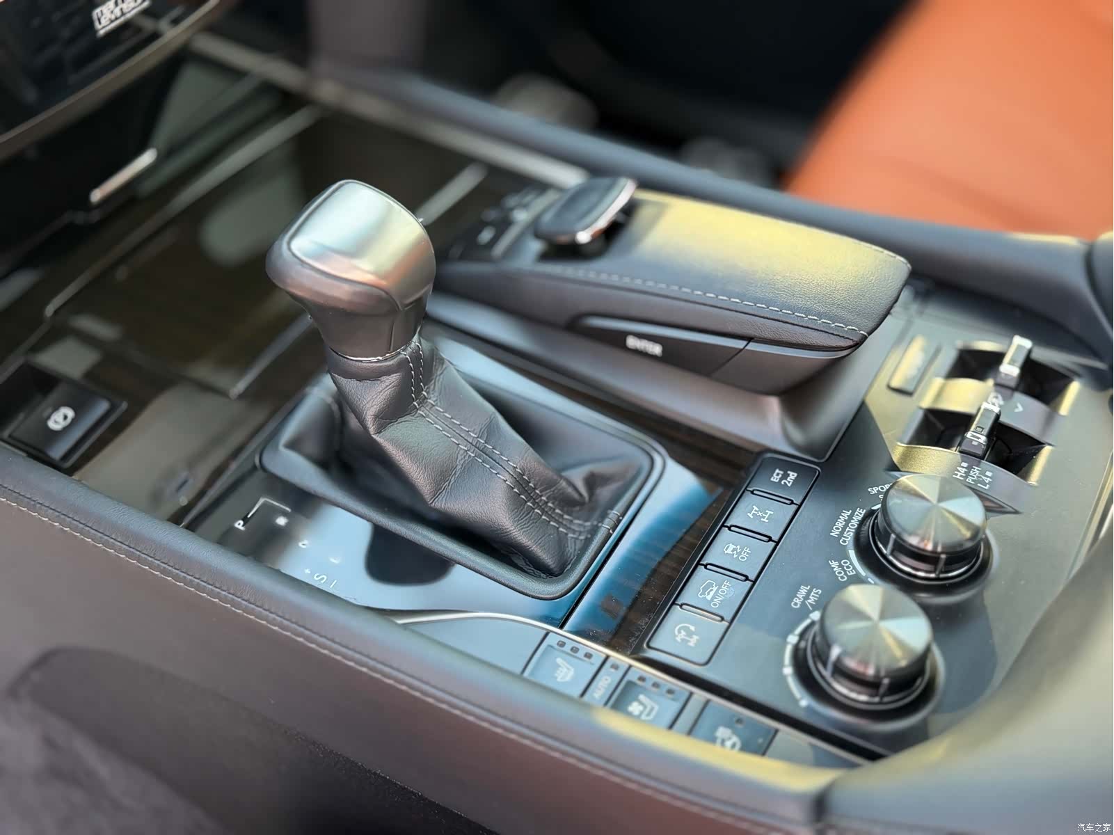 Lexus LX, 2018 14