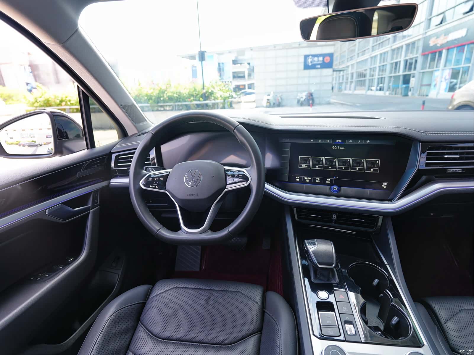 Volkswagen Touareg, 2023 10