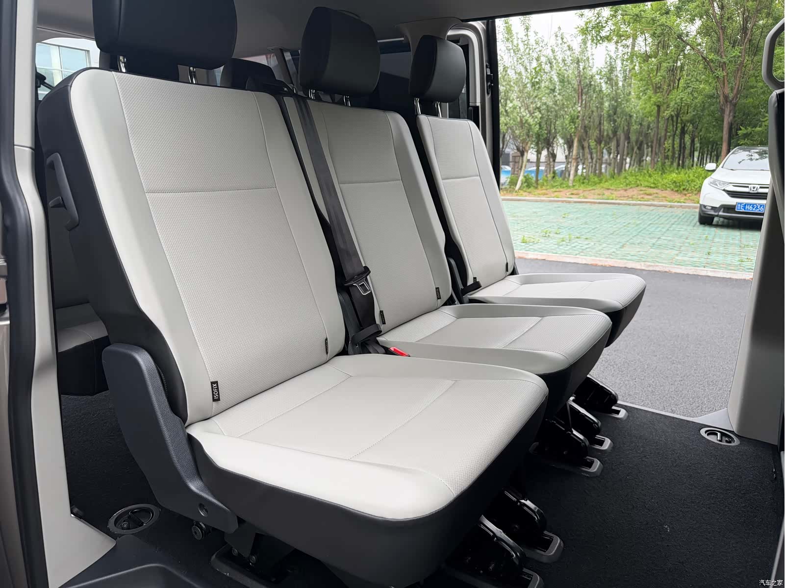 Volkswagen 8, 2017 16