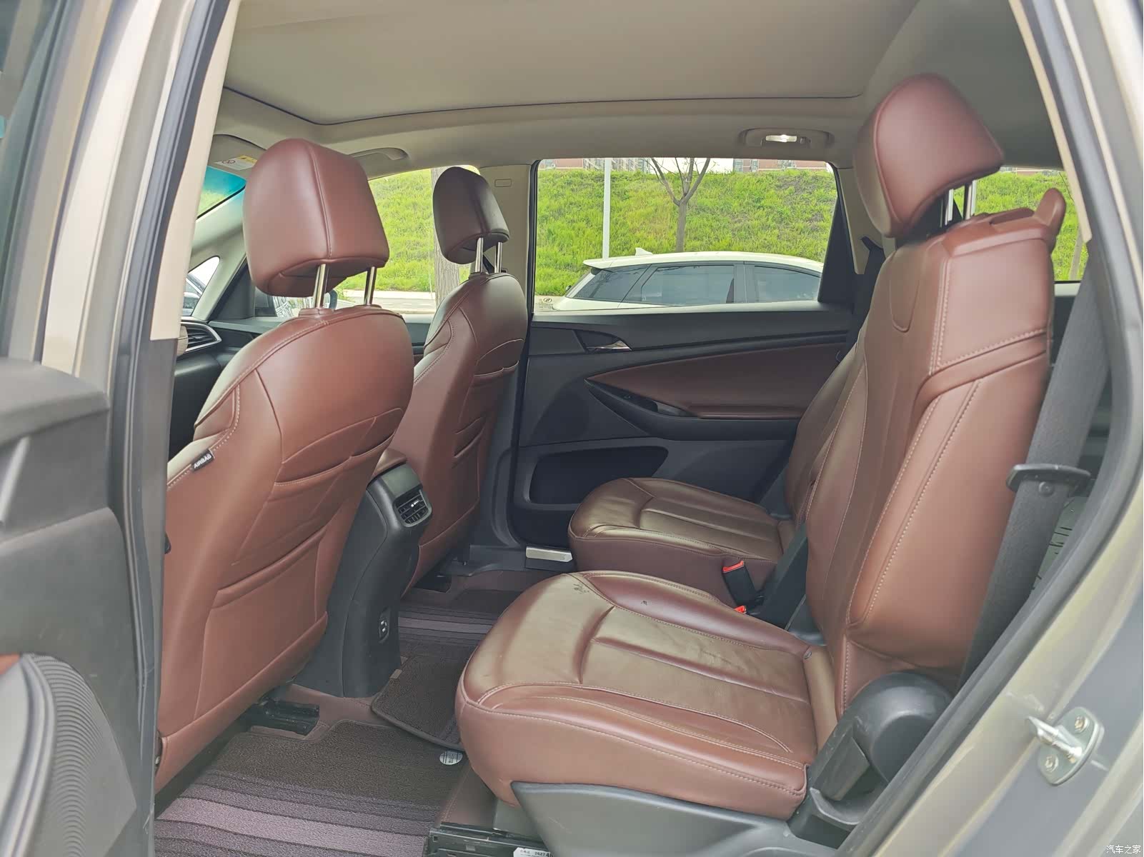 Buick GL6, 2019 4