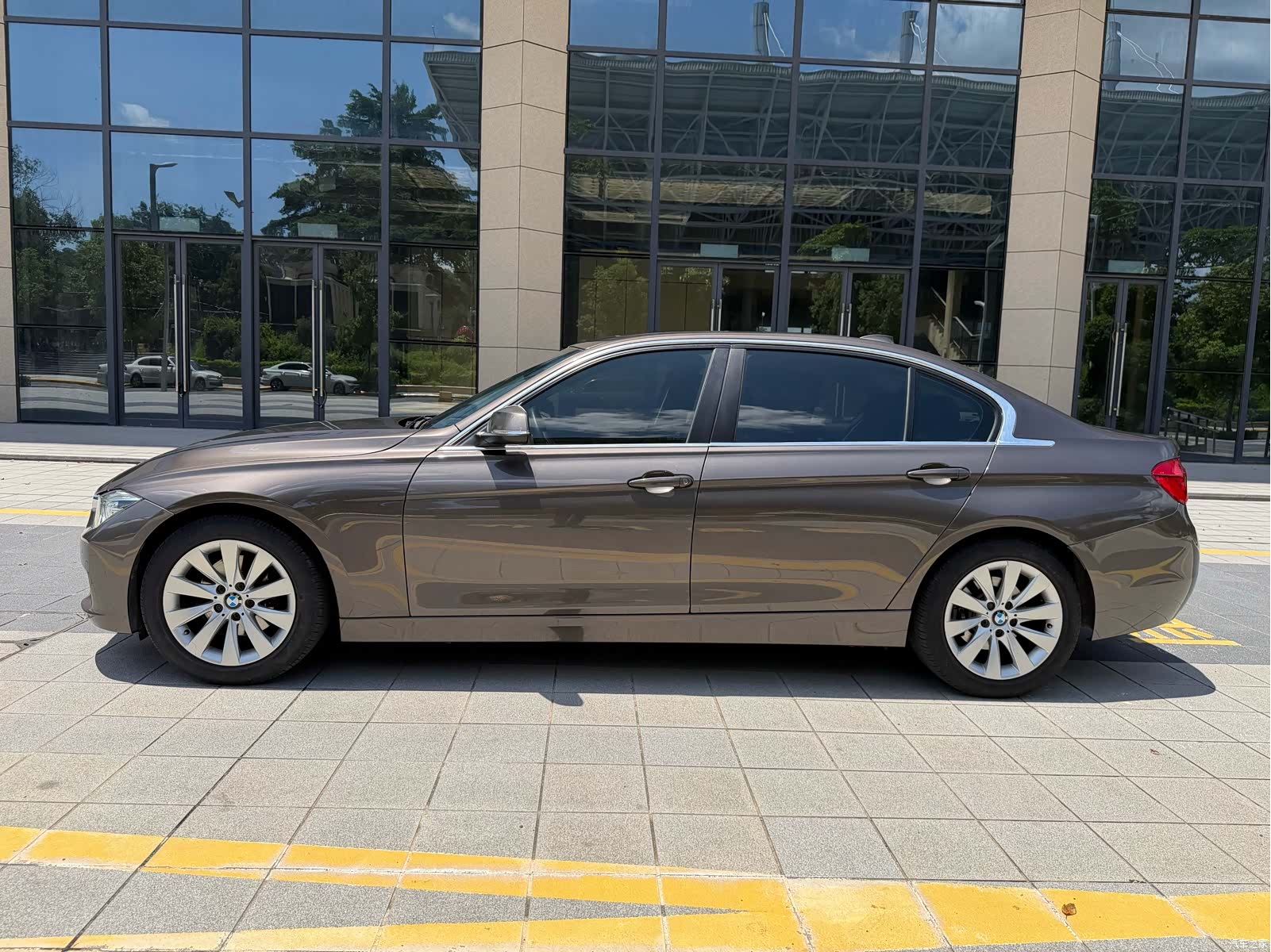 BMW 3 Series, 2017 все фото