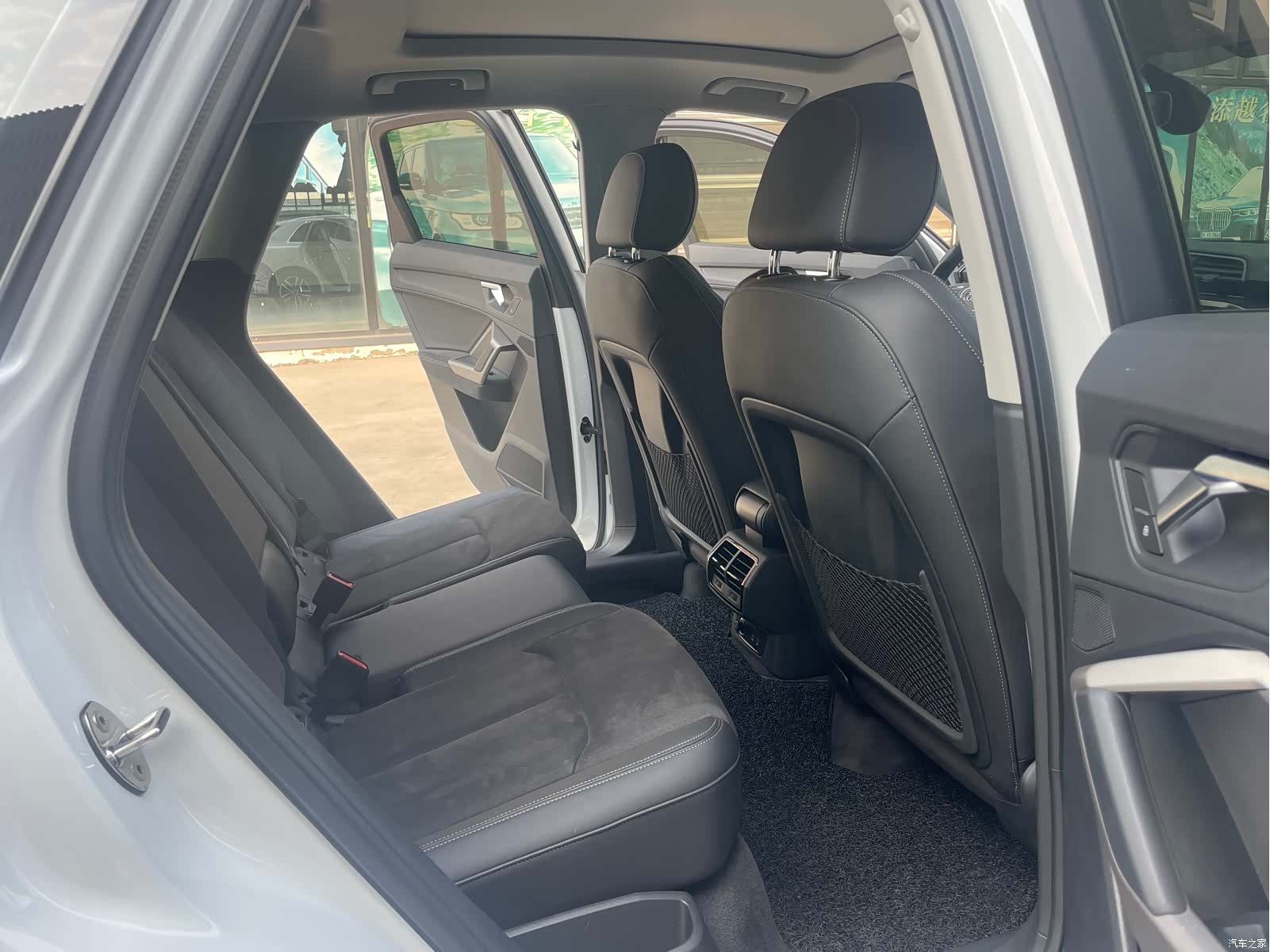 Audi Q3, 2022 10