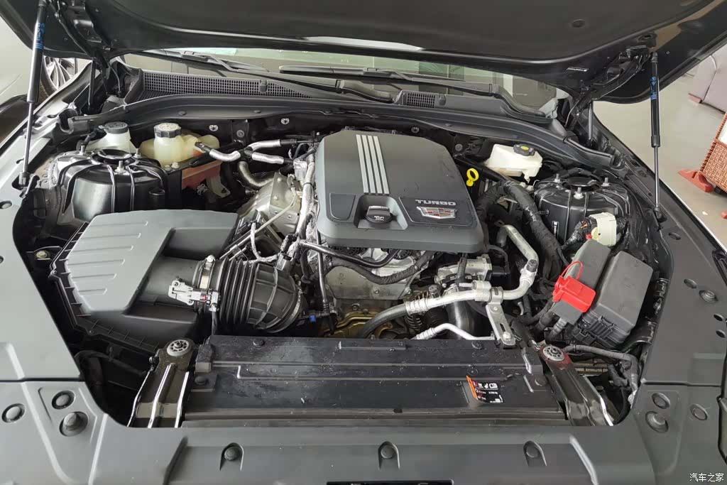 Cadillac CT5, 2022 10