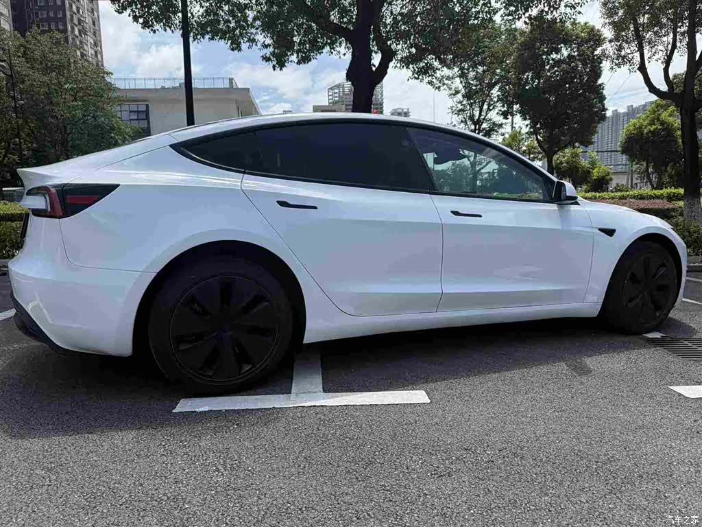 Tesla Model 3, 2024 8
