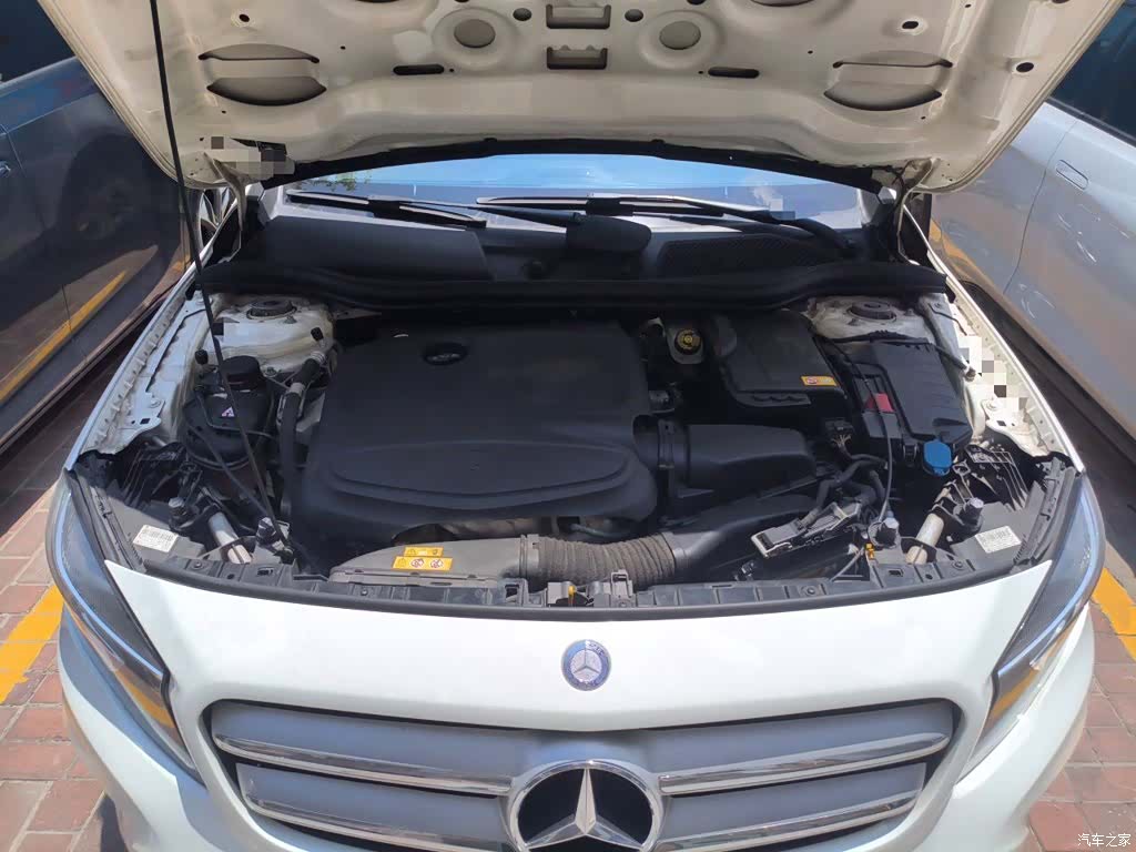 Mercedes-Benz GLA, 2015 11