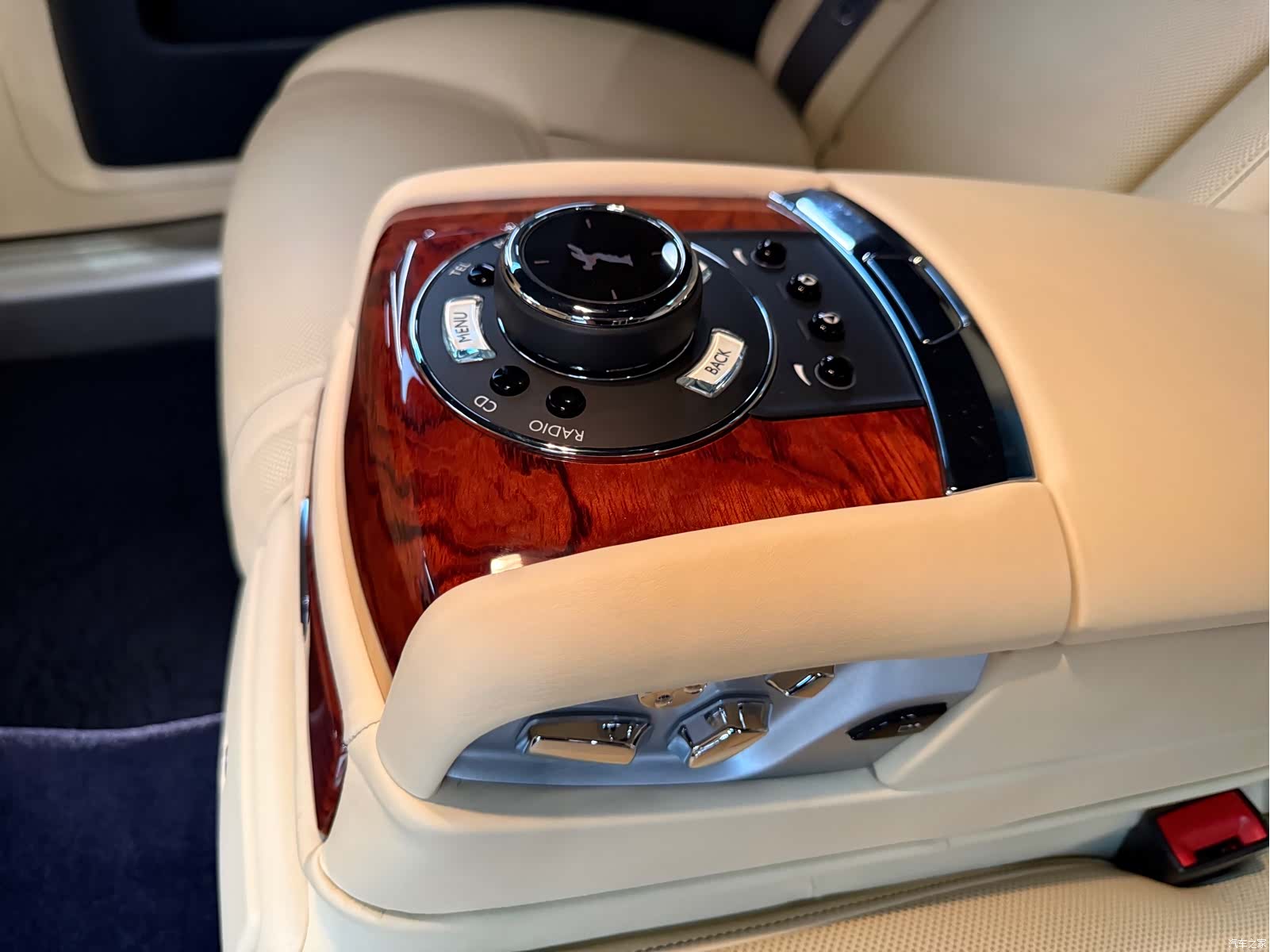 Rolls-Royce Ghost, 2016 21