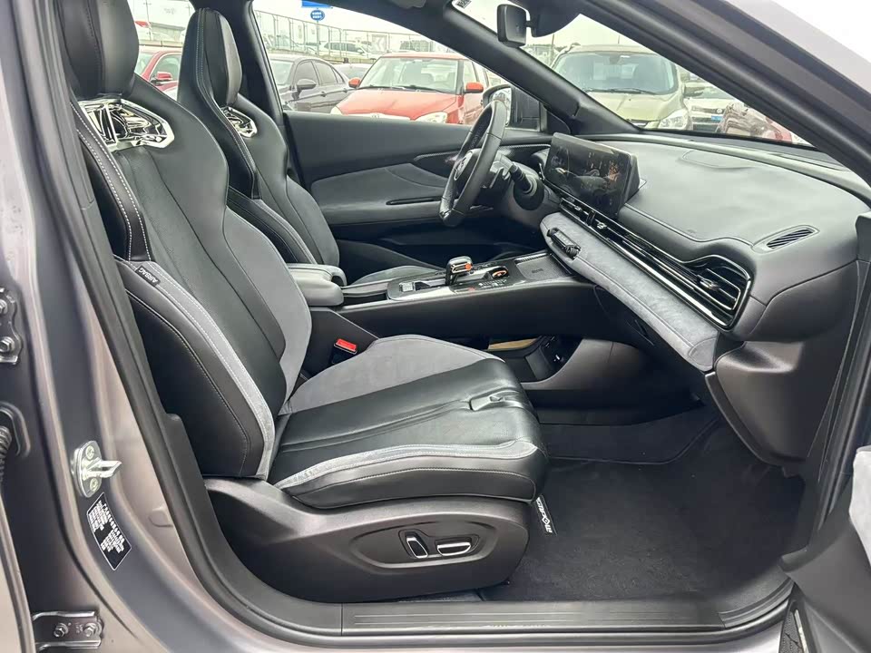 Trumpchi Shadow Leopard