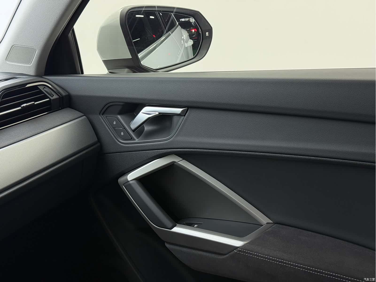 Audi Q3, 2023 10