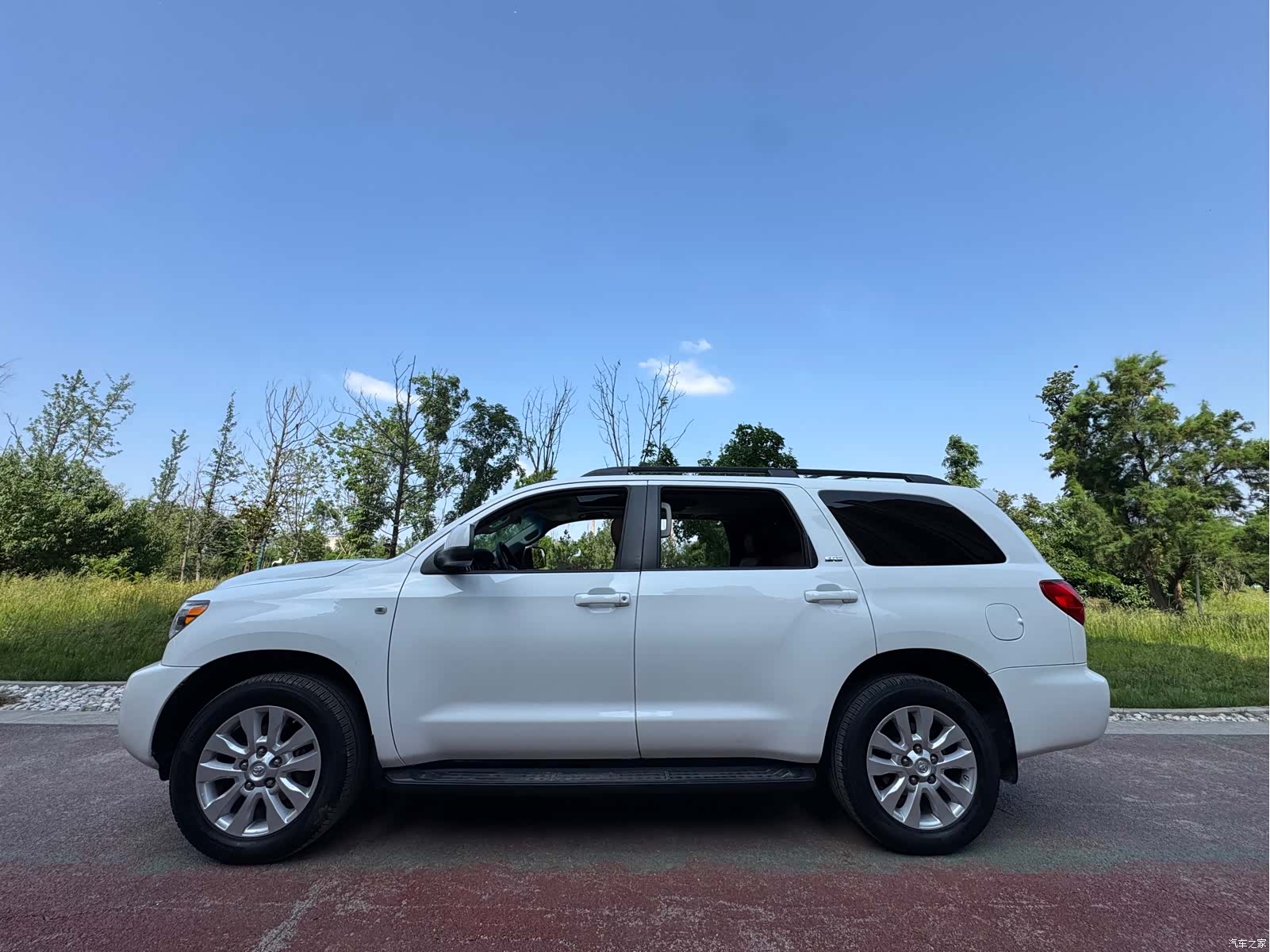 Toyota Sequoia, 2016 2