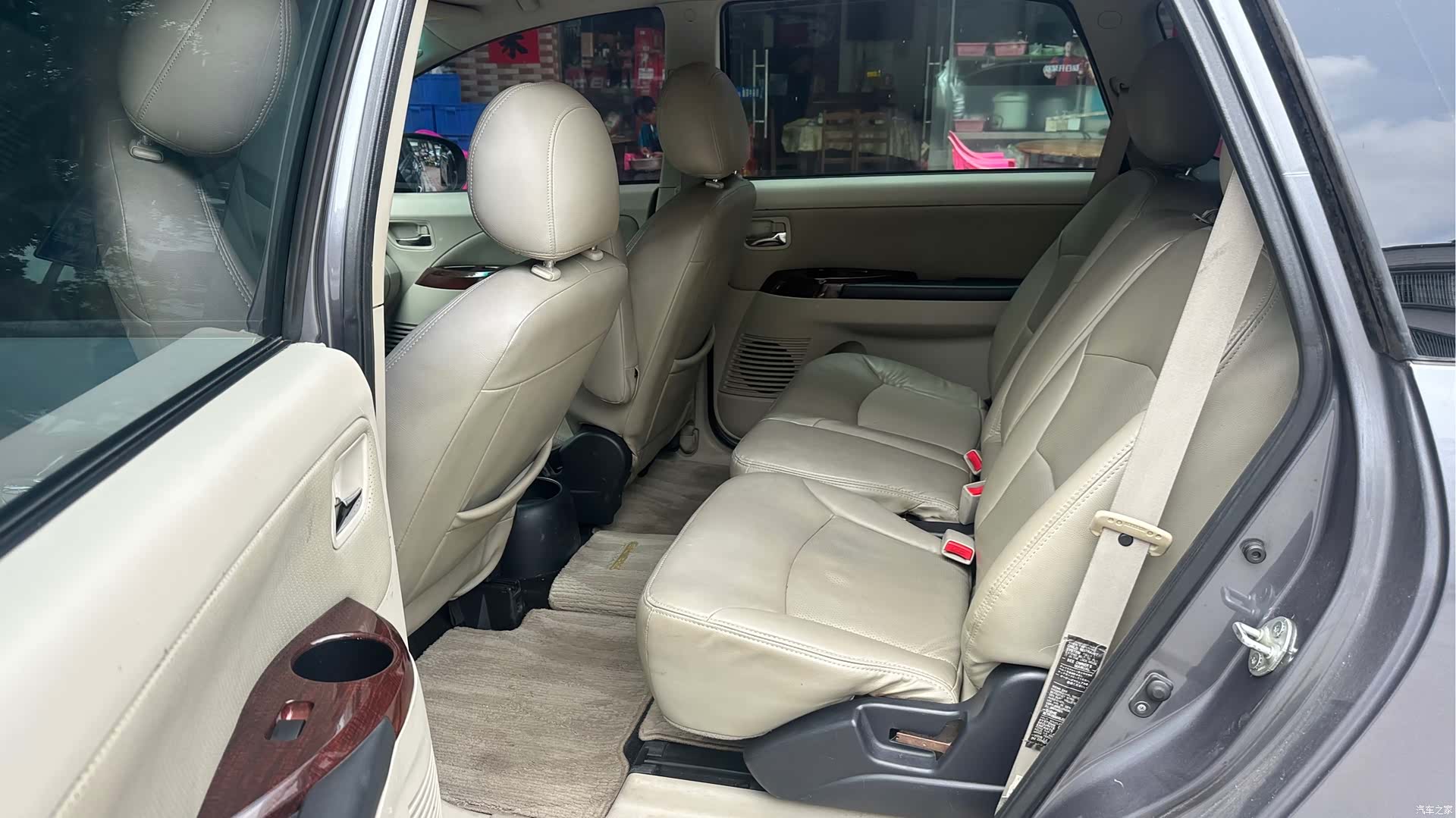 Mitsubishi 2.4, 2011 все фото