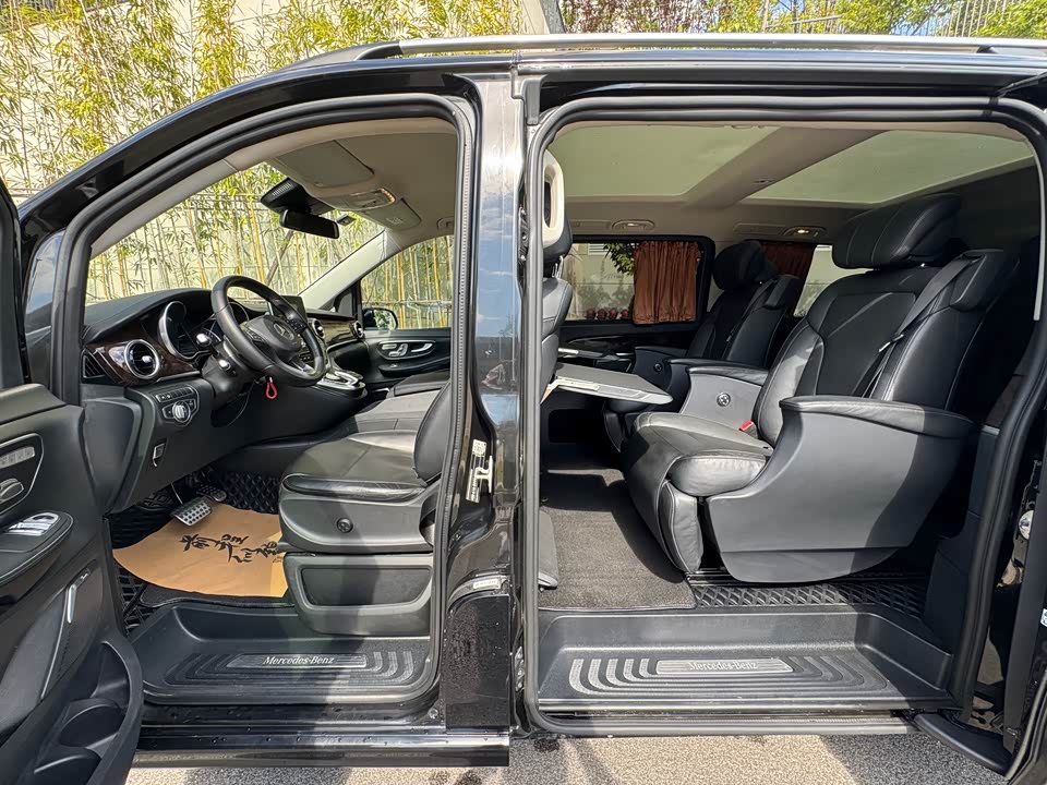 Mercedes-Benz V-class