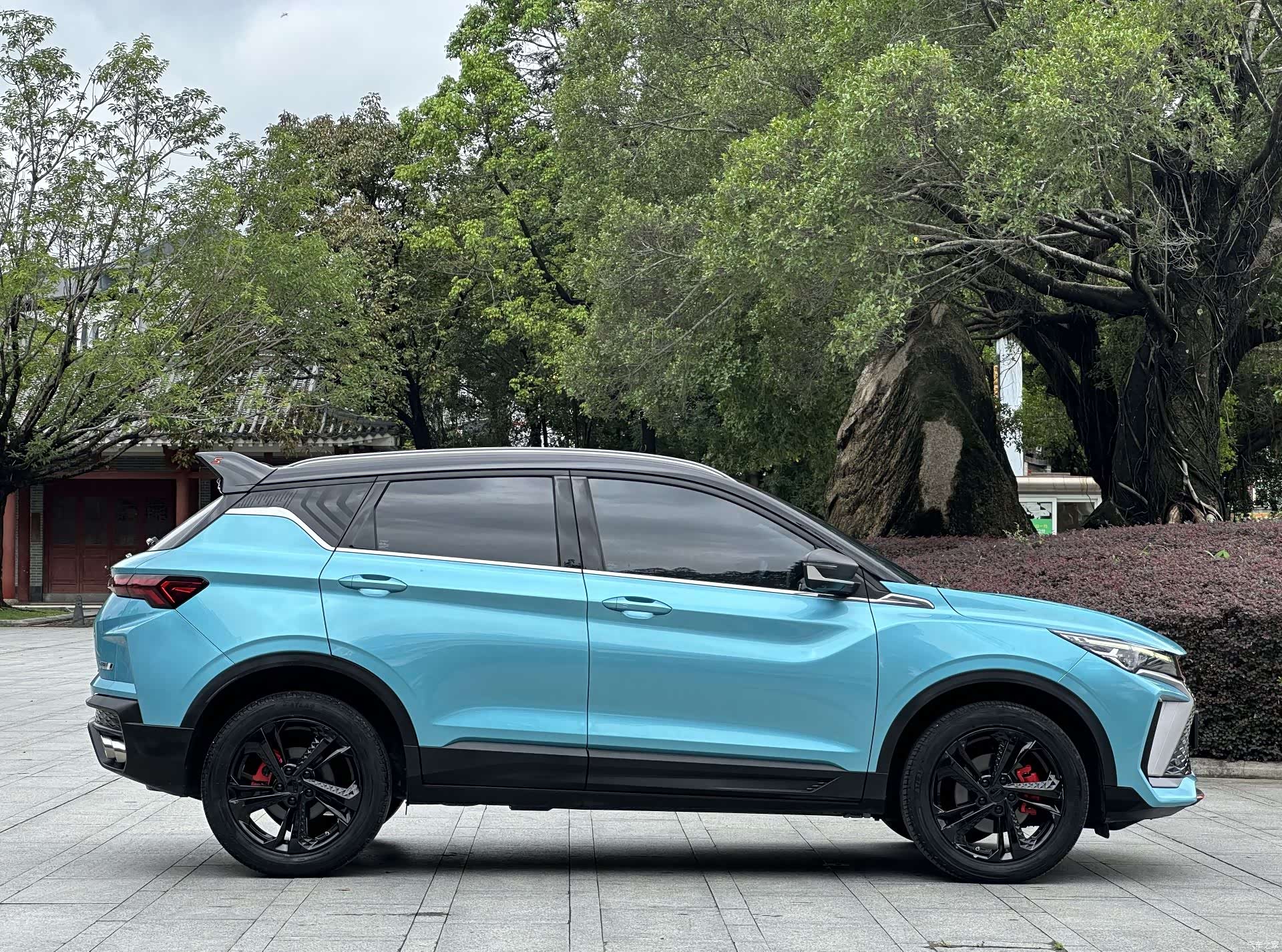 Geely Coolray, 2022 7