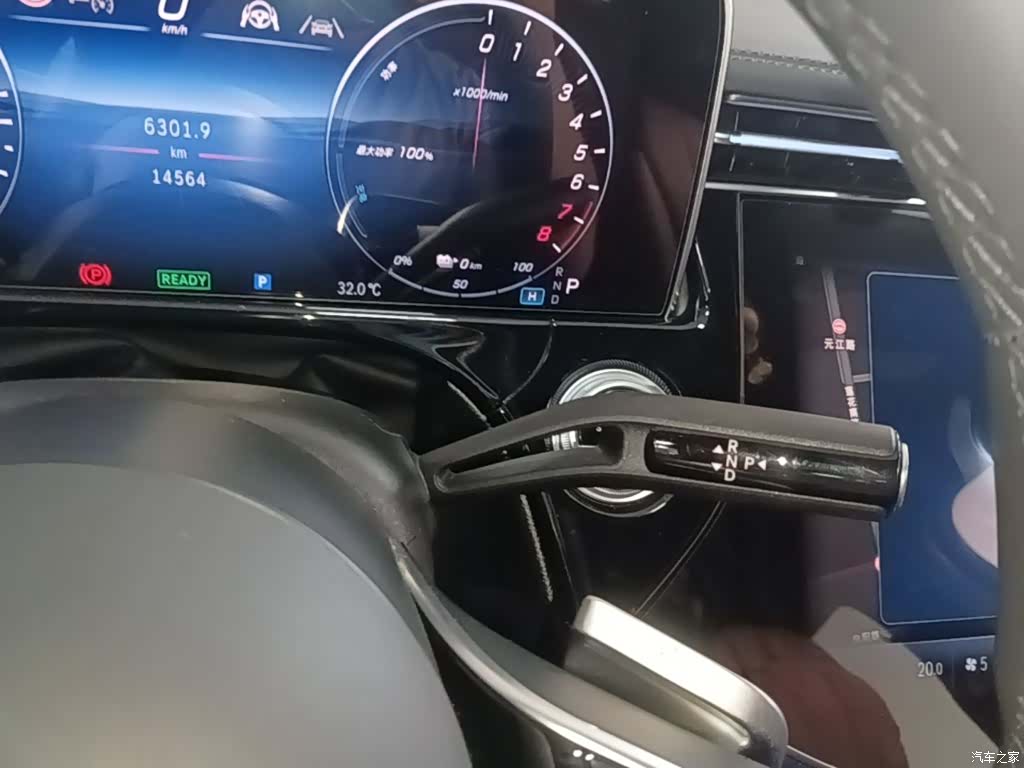 Mercedes-Benz E-Class, 2025 14