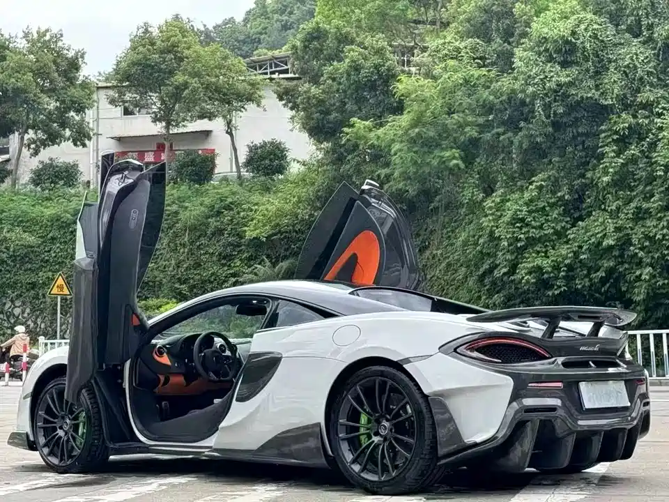 McLaren 570