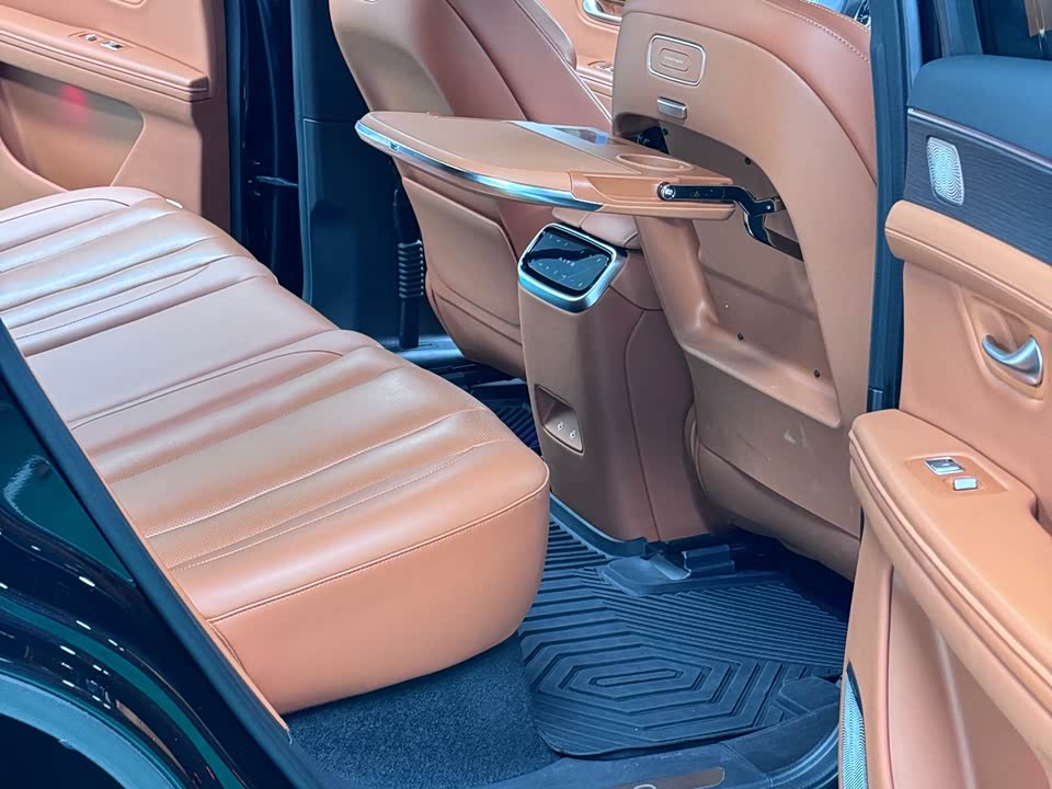 AITO Ask the world M7