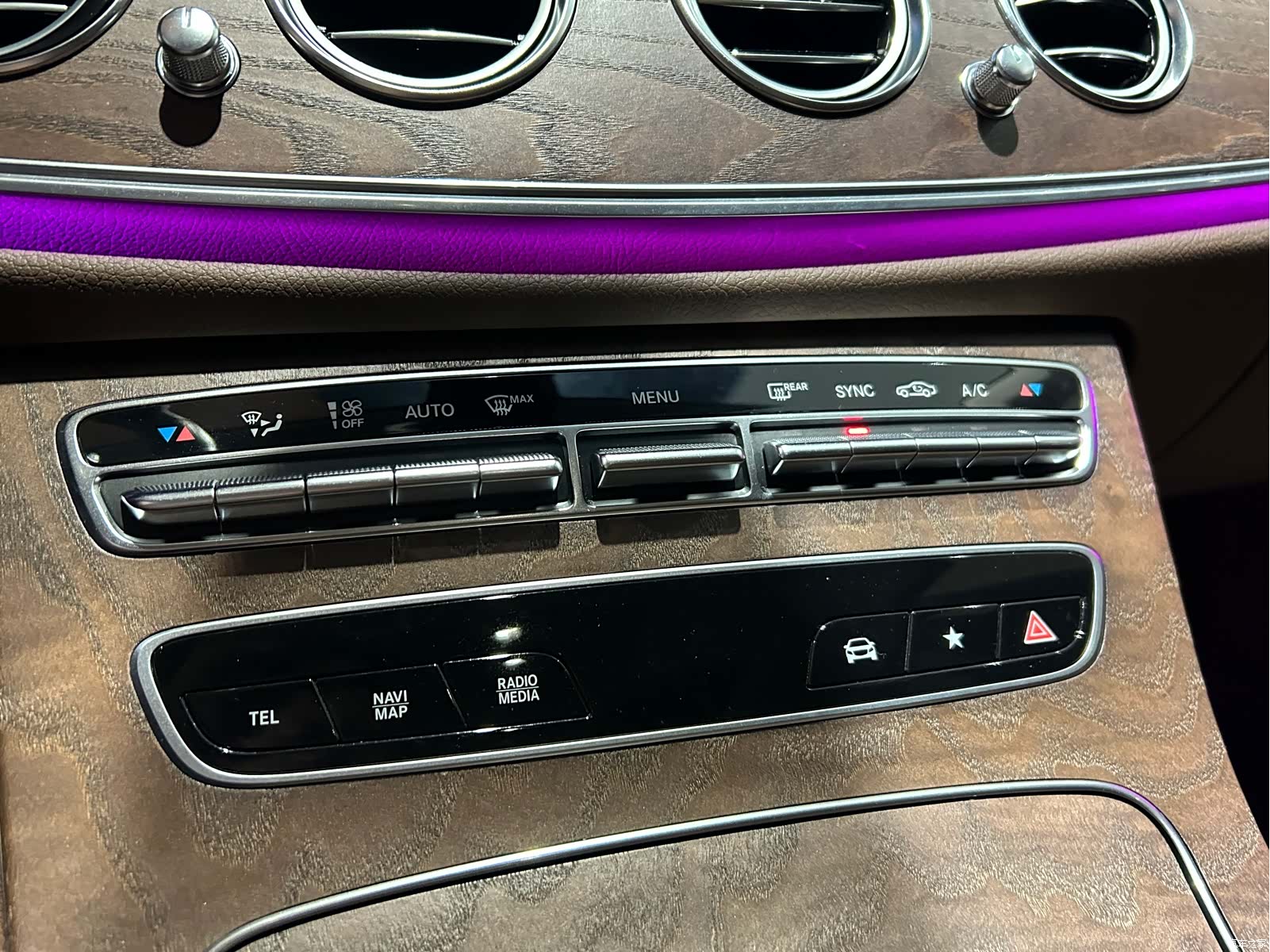 Mercedes-Benz E-Class, 2023 16