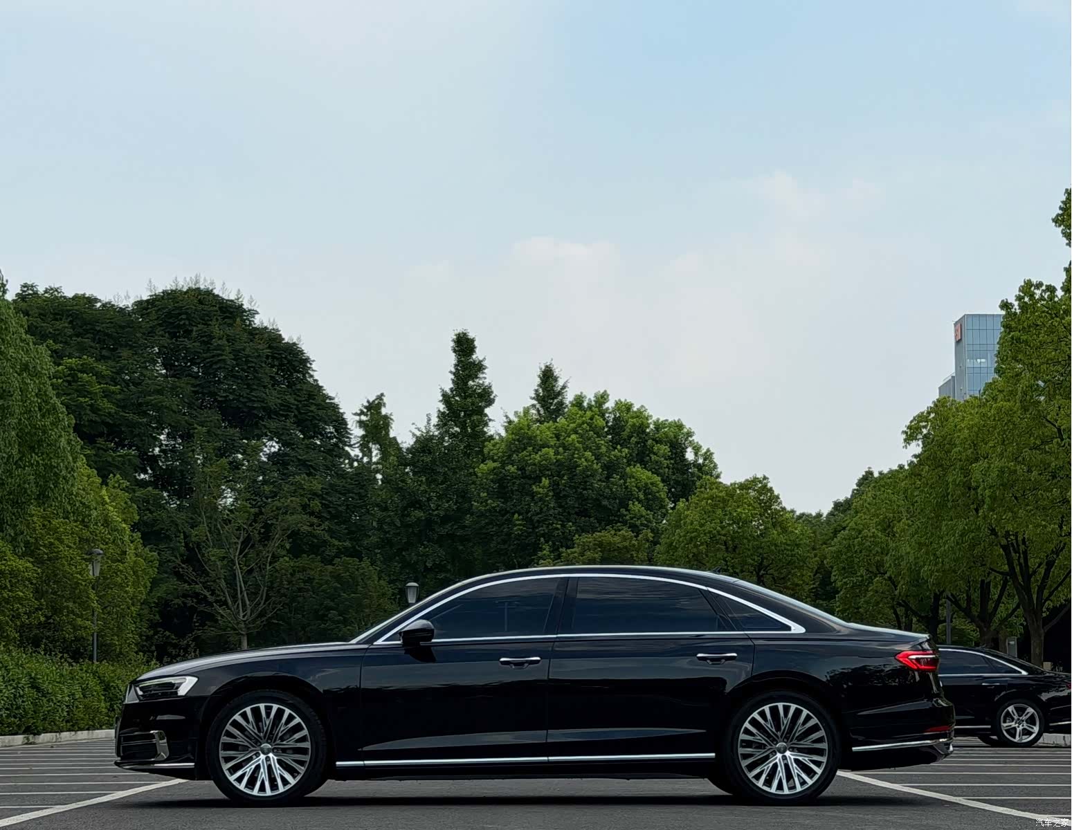 Audi A8L, 2021 3