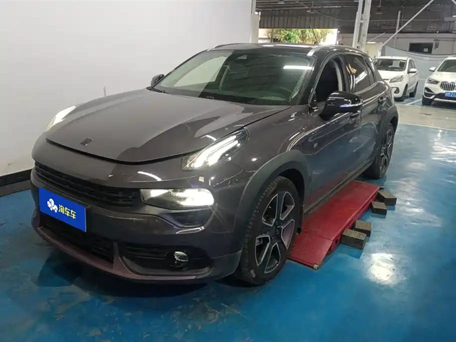 Lynk & Co 02