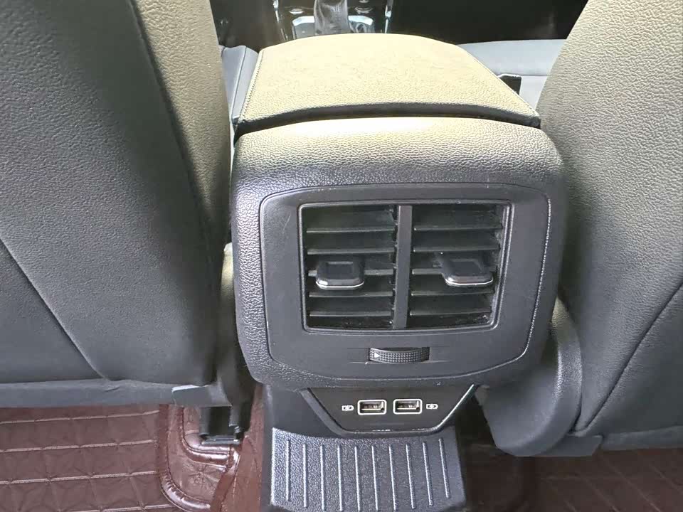 Volkswagen T-ROC exploring Songs