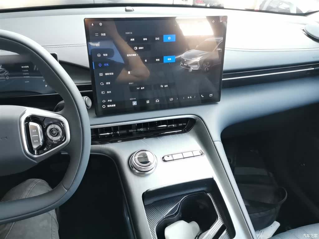 Geely Galaxy E5, 2026 10