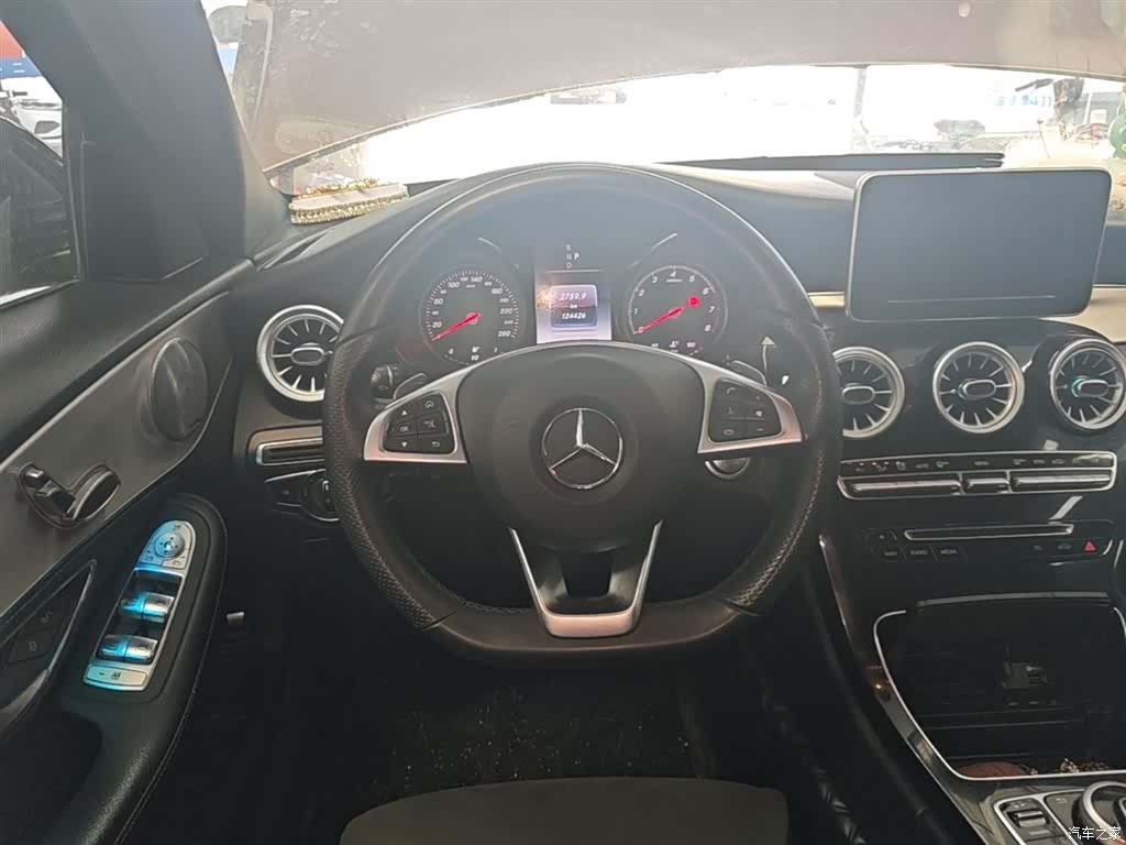 Mercedes-Benz C-Class, 2018 11