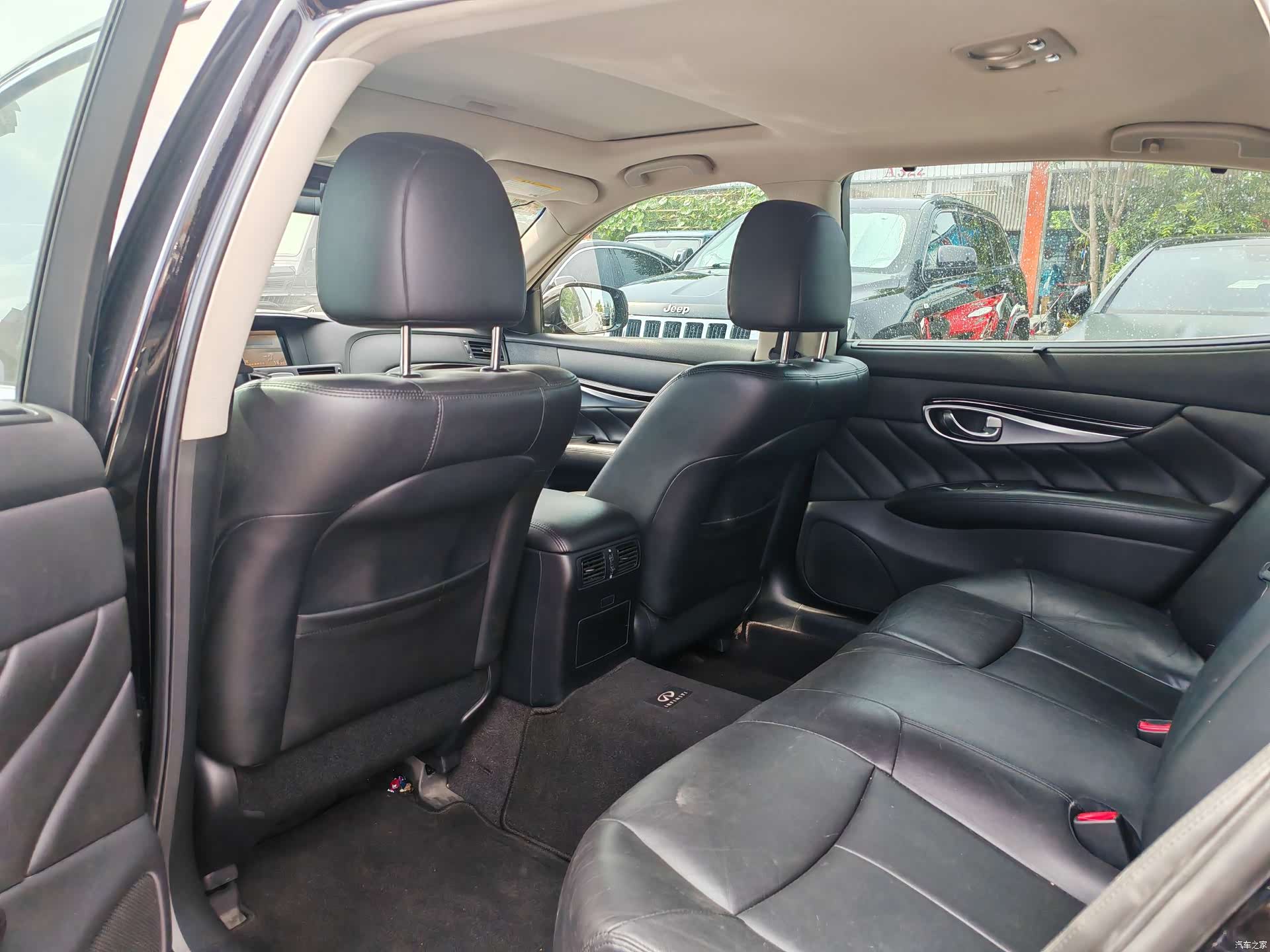 Infiniti Q70, 2015 4