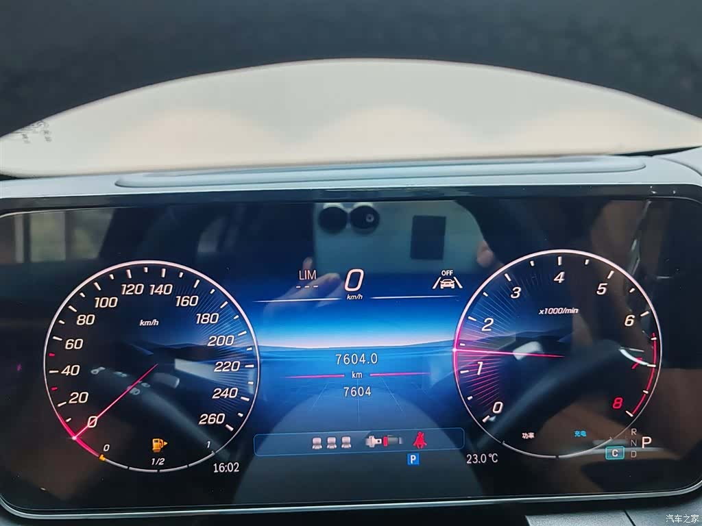 Mercedes-Benz GLC, 2025 13