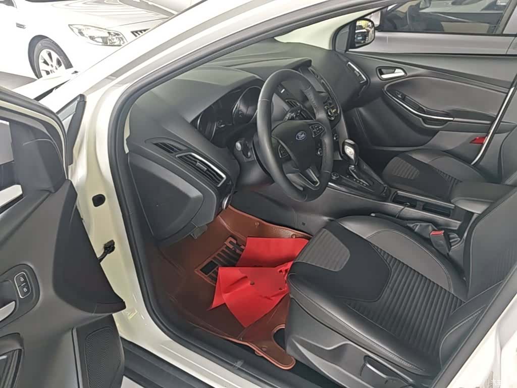 Ford Focus, 2017 16
