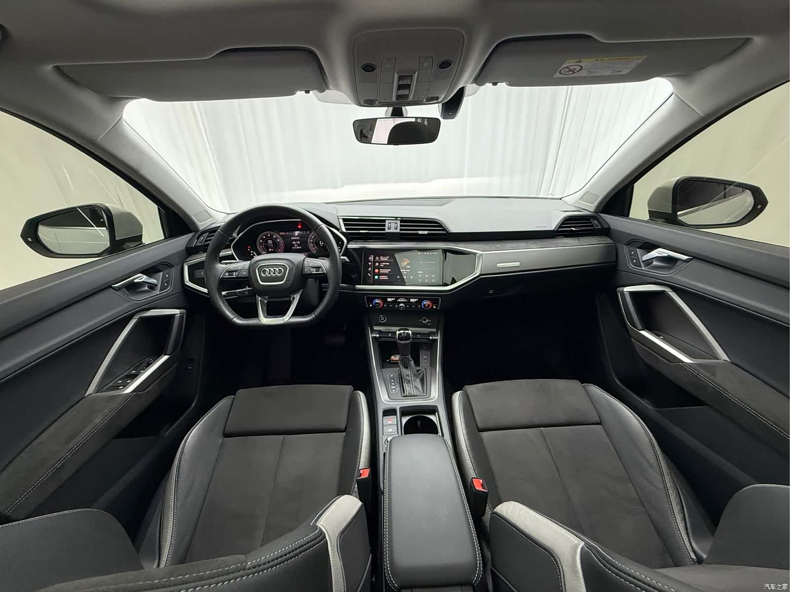 Audi Q3, 2022 10