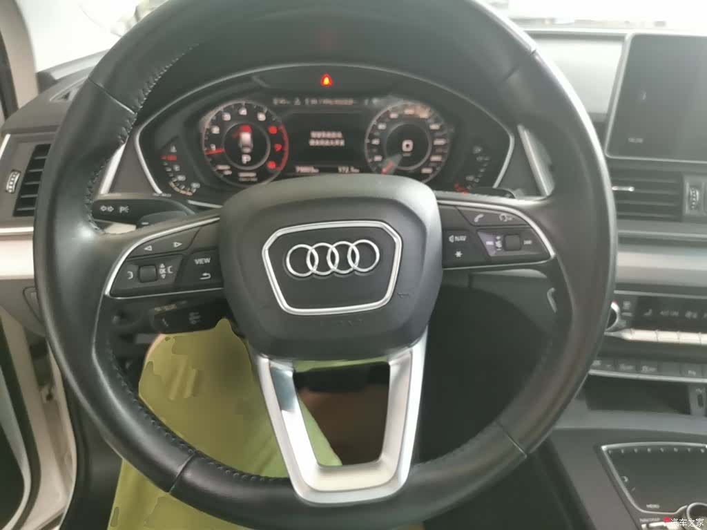 Audi Q5L, 2019 11