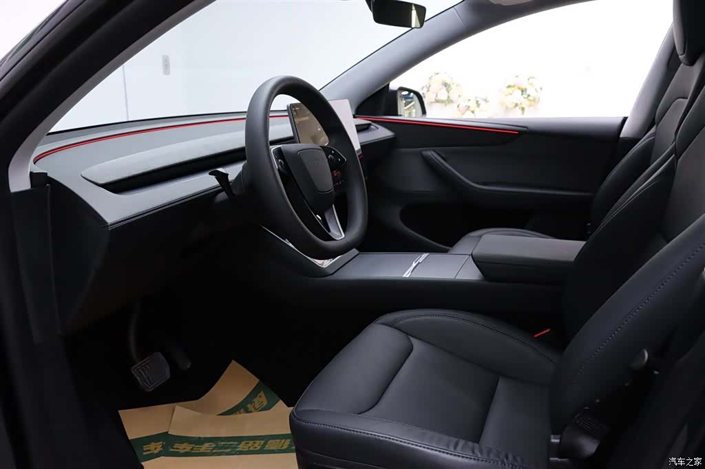 Tesla Model Y, 2025 11