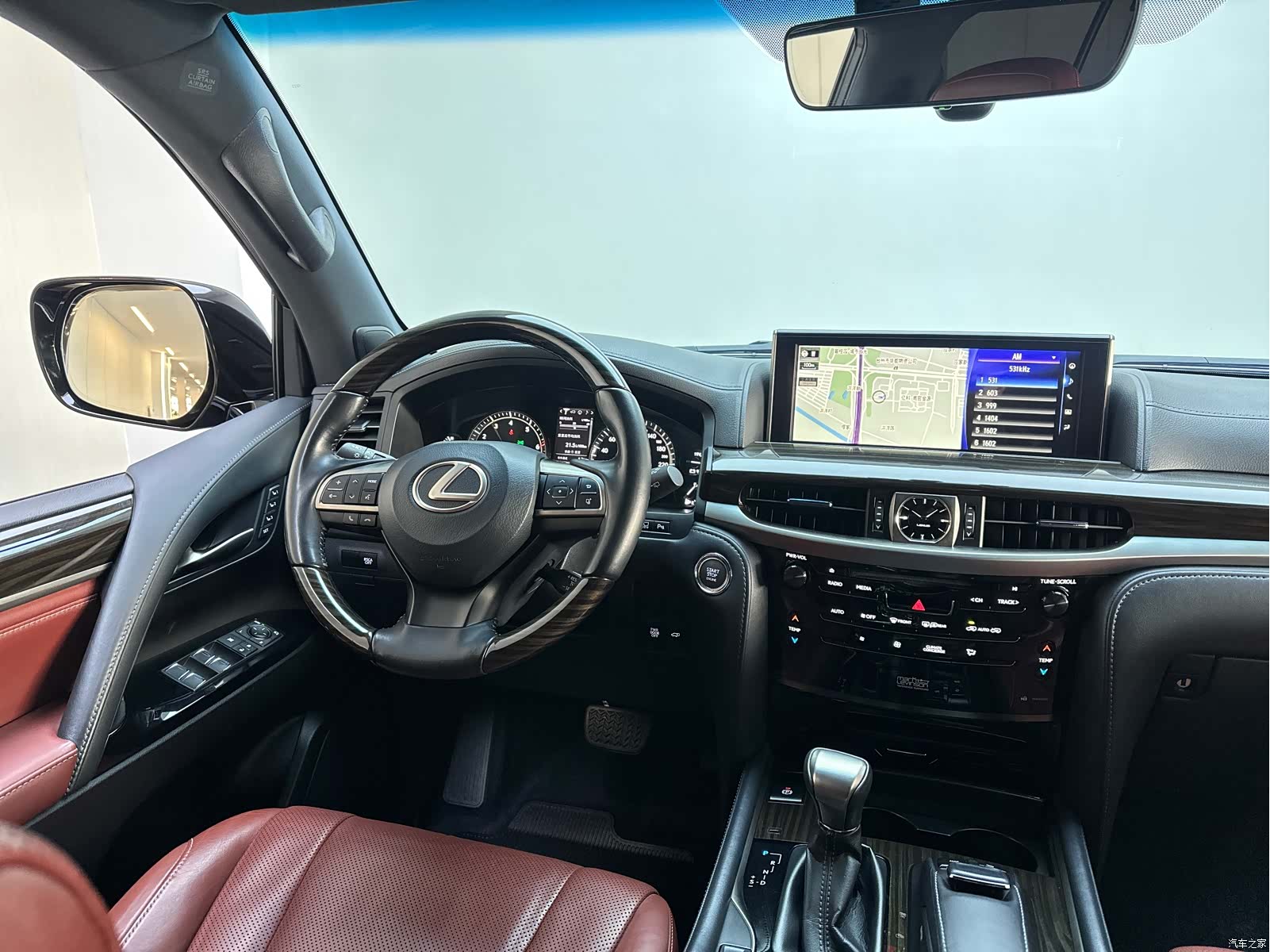 Lexus LX, 2018 17