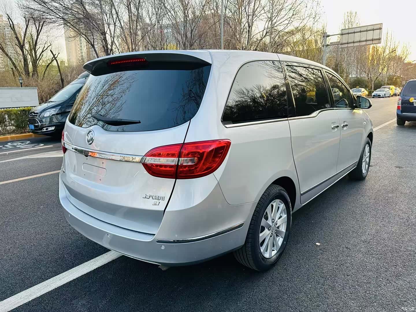 Buick GL8, 2019 7