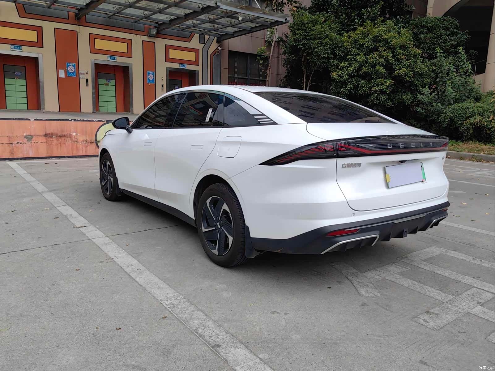 Geely Galaxy L6, 2024 13