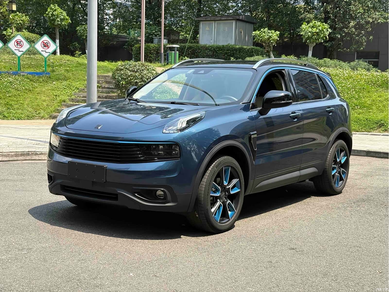 Lynk & Co 01