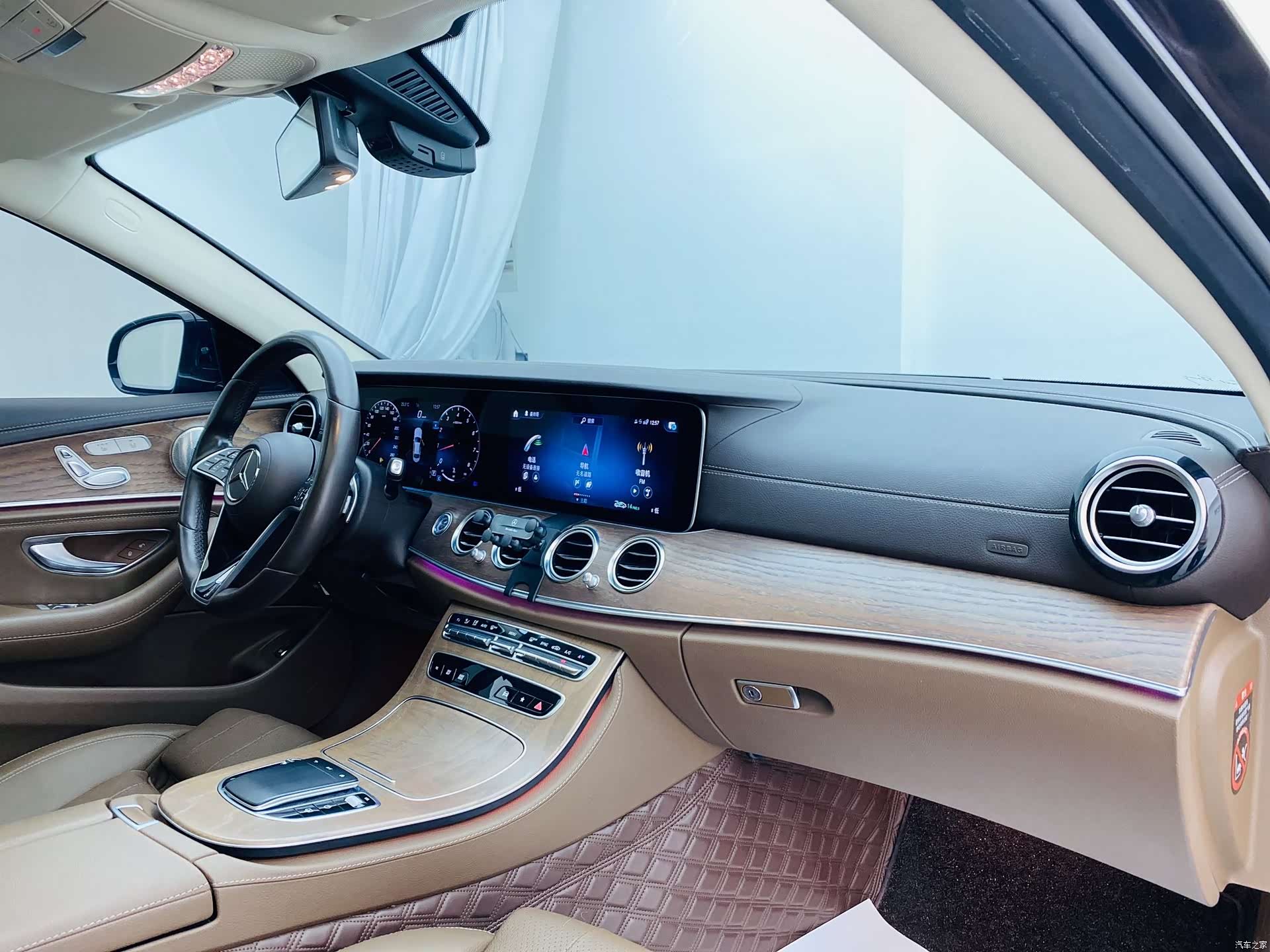 Mercedes-Benz E-Class, 2022 14