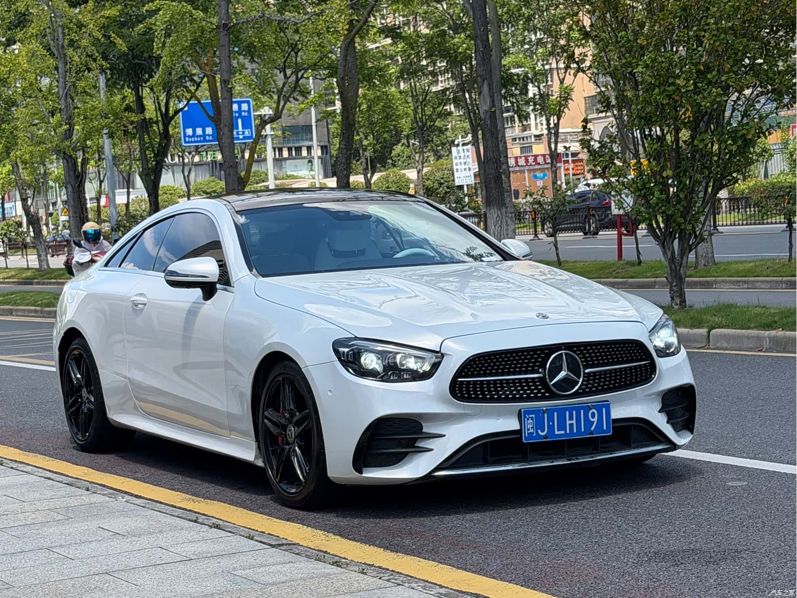 Mercedes-Benz E-Class, 2018 3