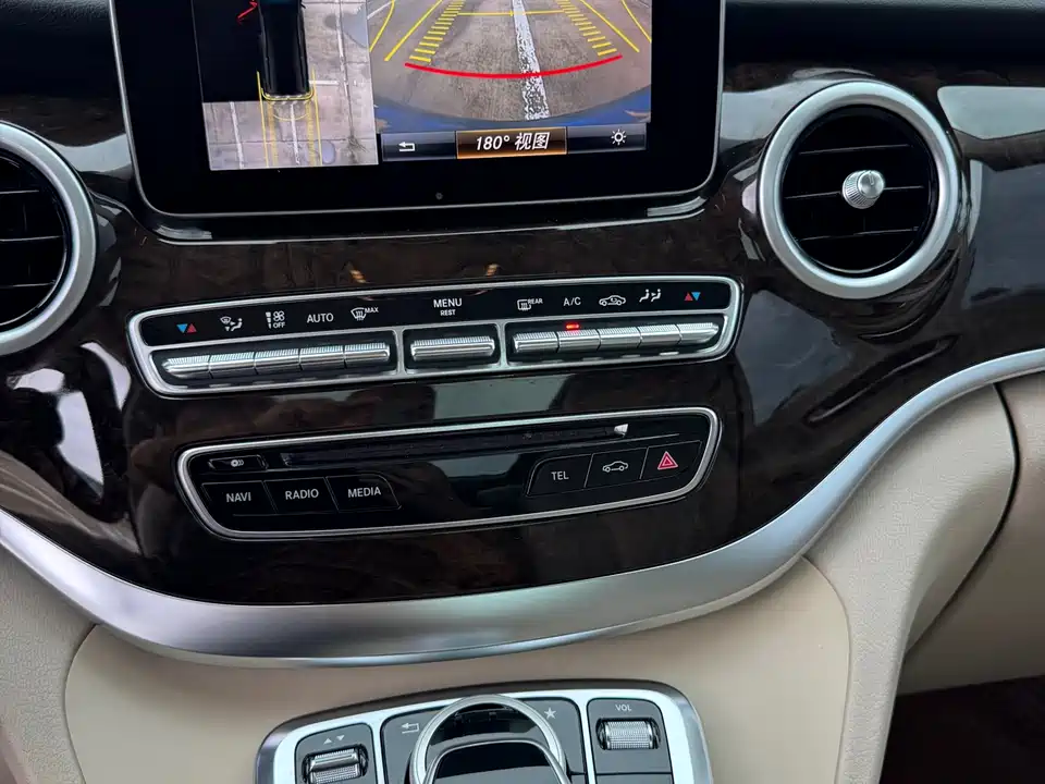 Mercedes-Benz V-class