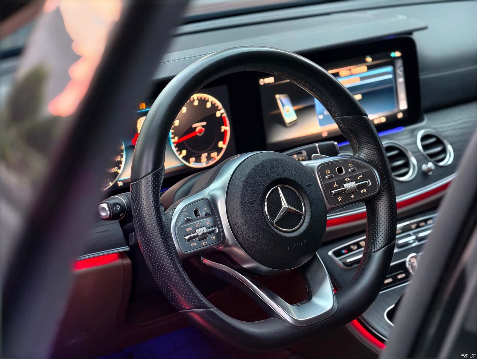 Mercedes-Benz E-Class, 2020 6