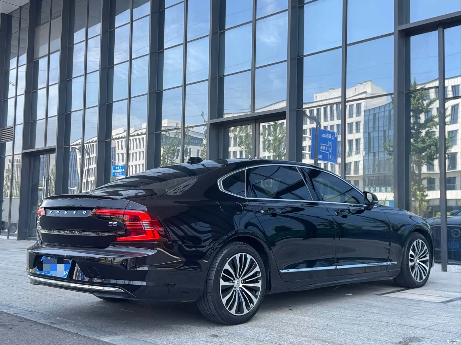 Volvo S90, 2023 4