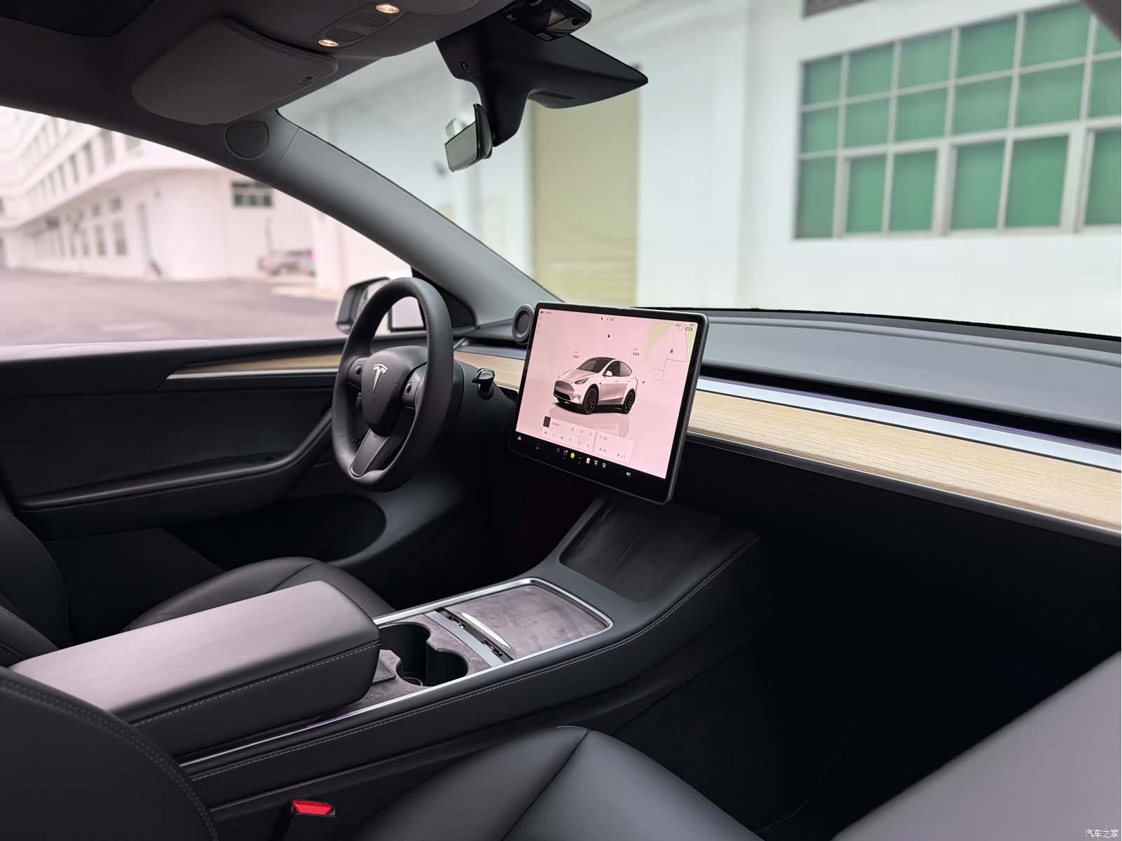Tesla Model Y, 2022 19